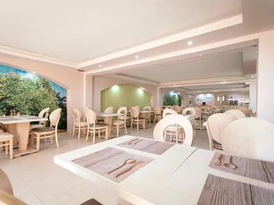 COOEE Mediterranean Beach Hotel Bild 9
