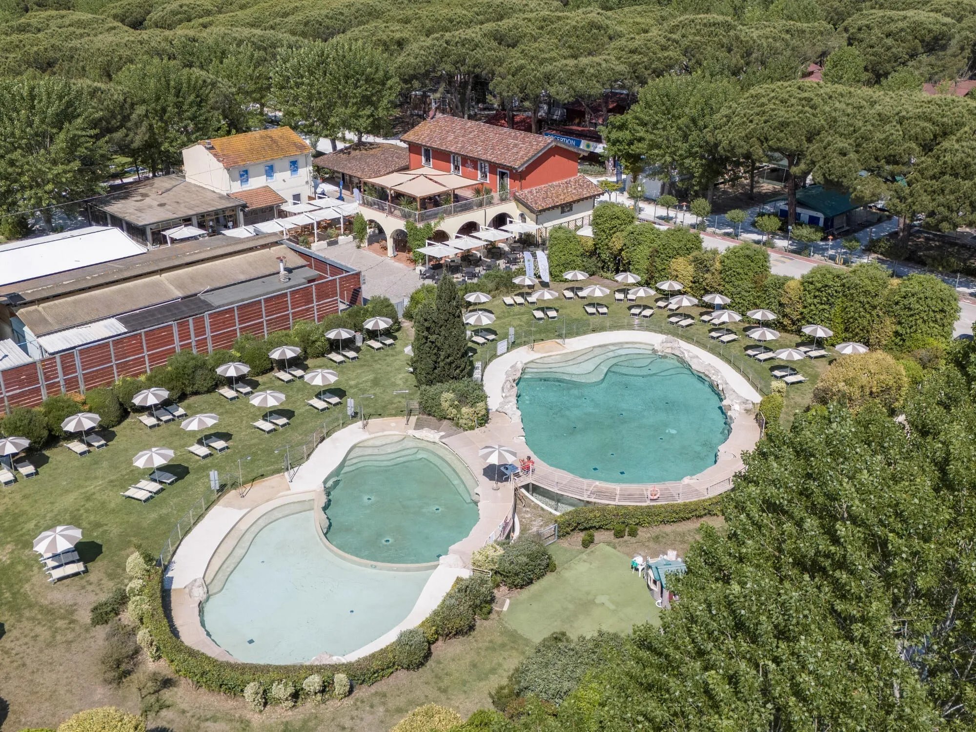 italyluccasentido_tuscany_premium_camp1406391hotelpooldronedji_20240514110351_0001.jpg
