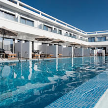 sentido_amounda_bay_dbl_room_swim_up_sharing_pool_dbq_6.jpg