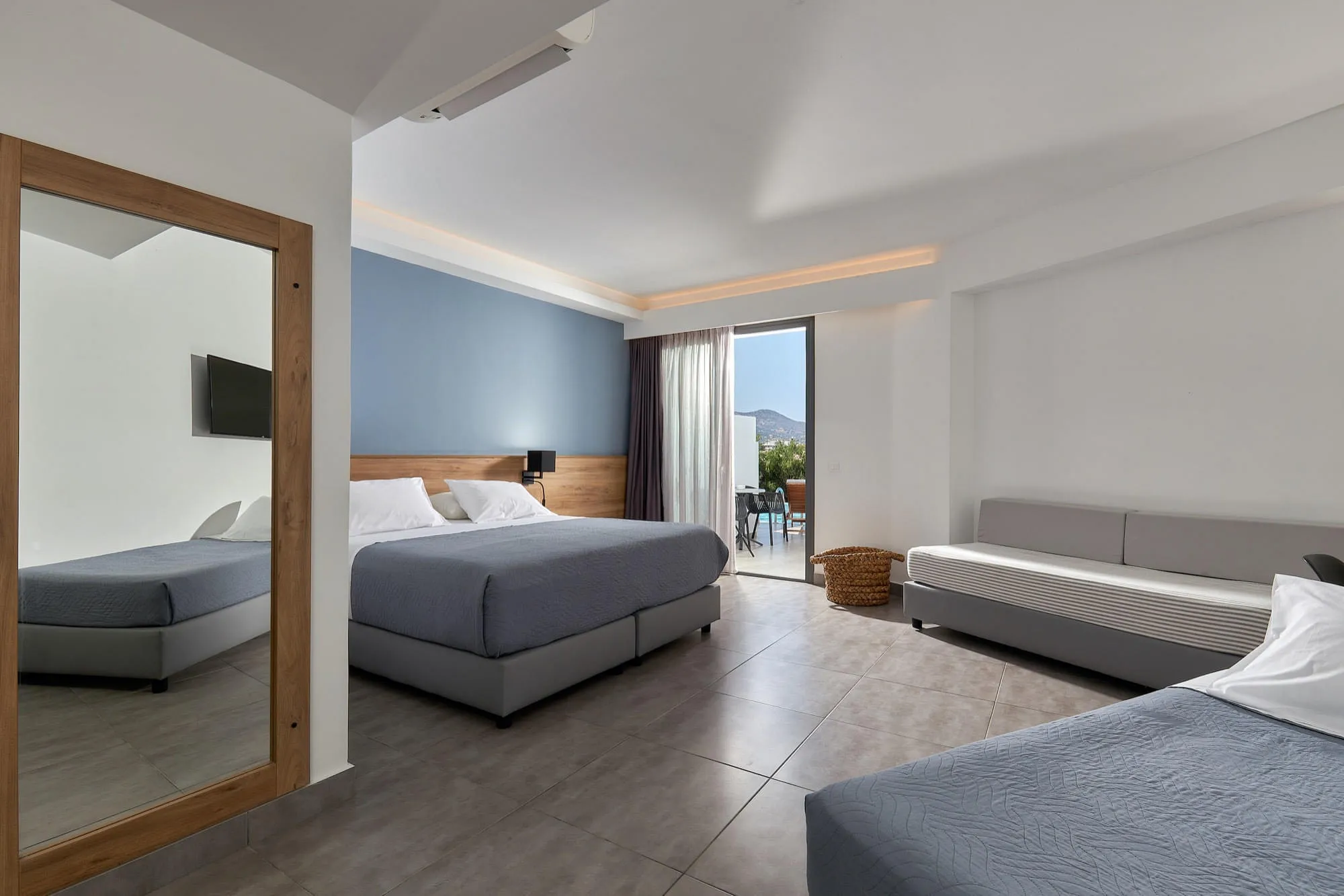 sentido_amounda_bay_family_room_open_plan_fb1