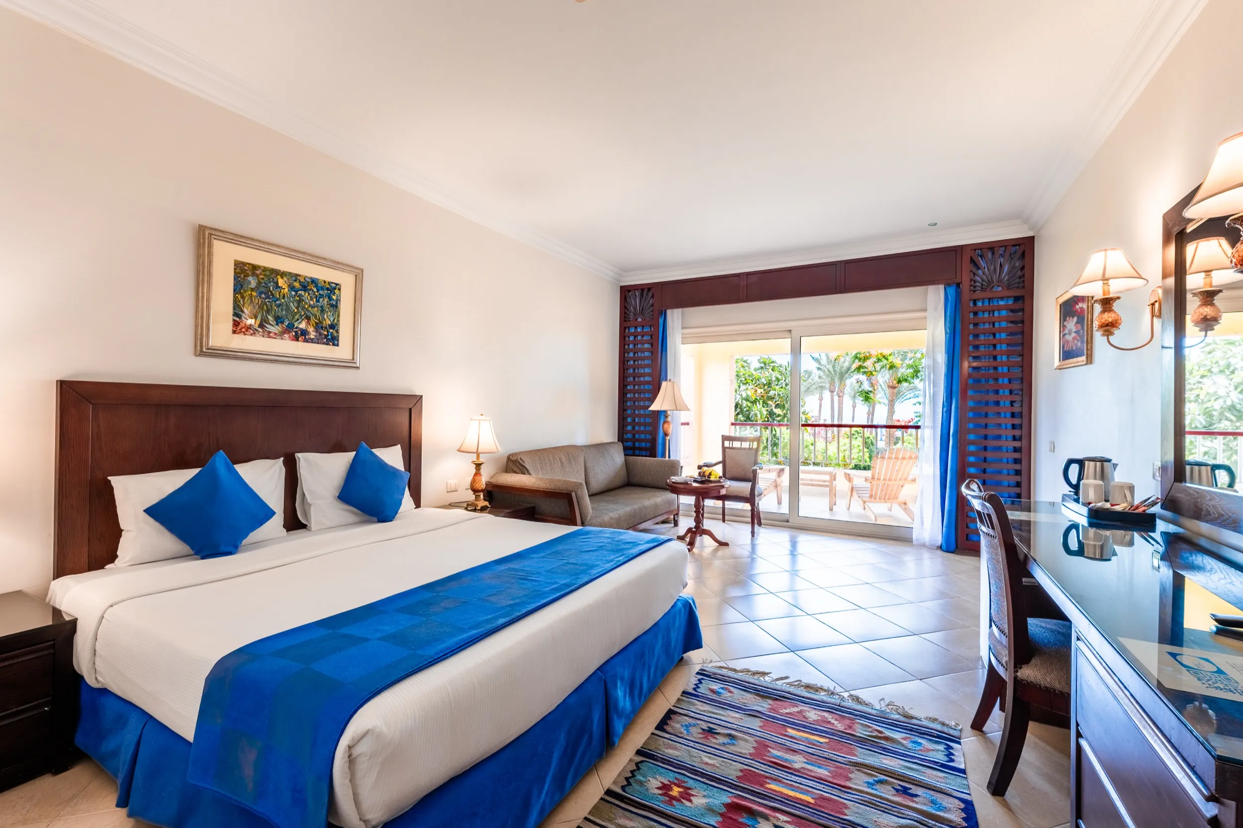 Family_Deluxe_Suite_Sea_View-01