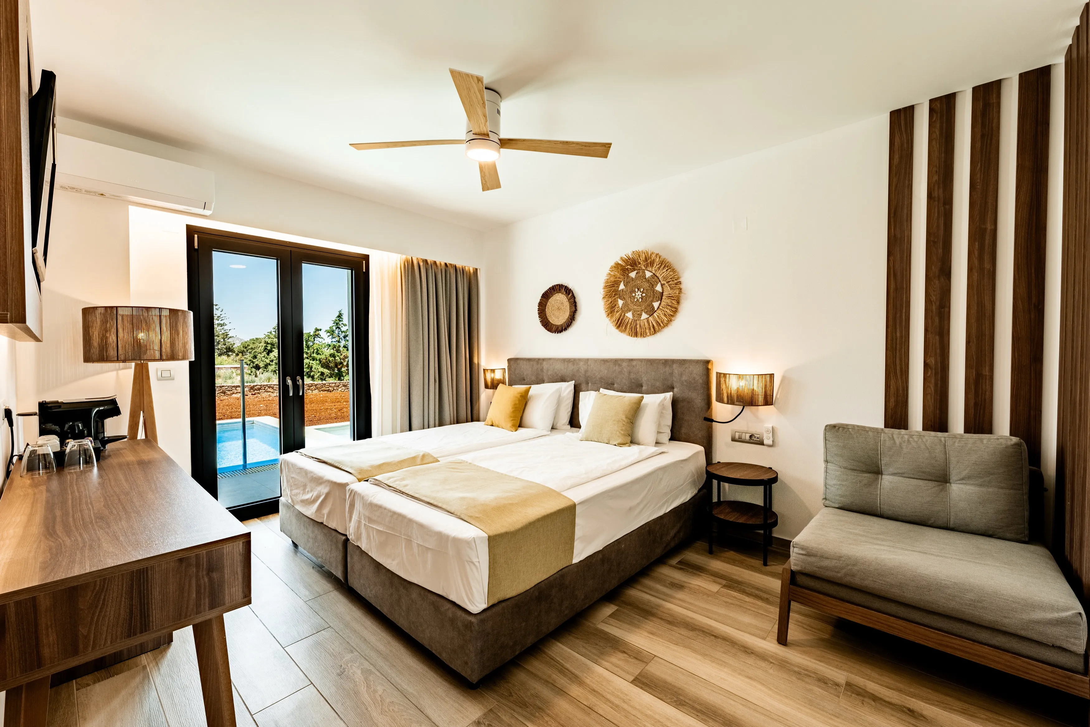 Suite_Superior_Swim_Up-01