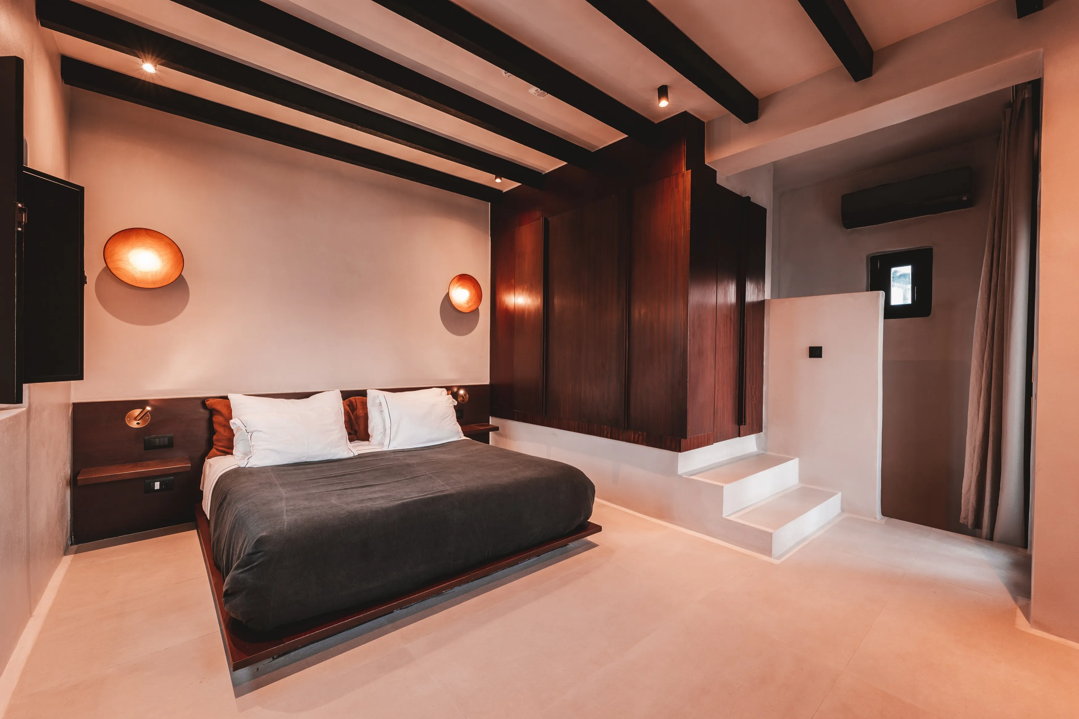 Executive_Suite_with_private_Pool-15