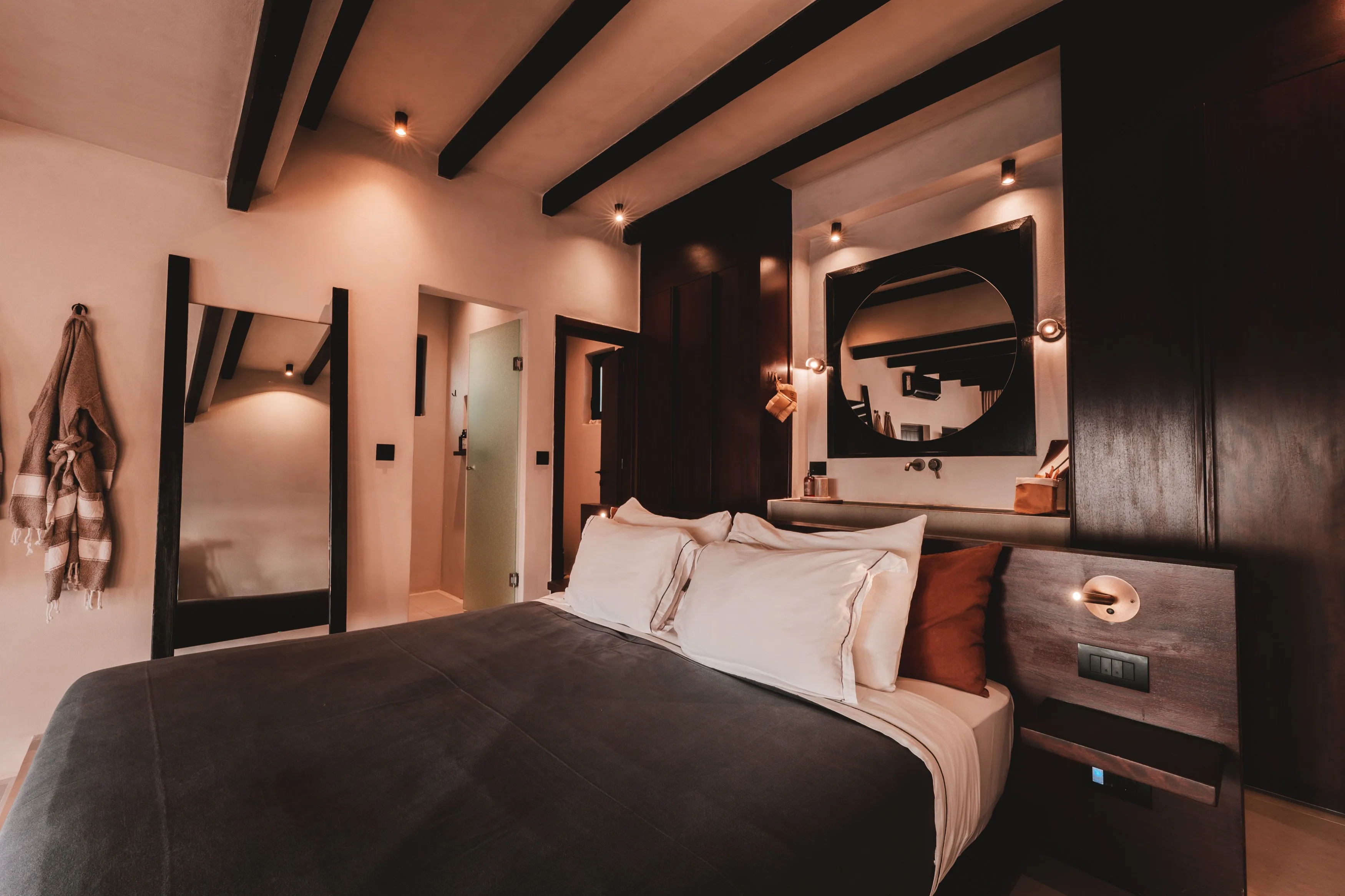 Junior_Suite_with_private_Pool-14
