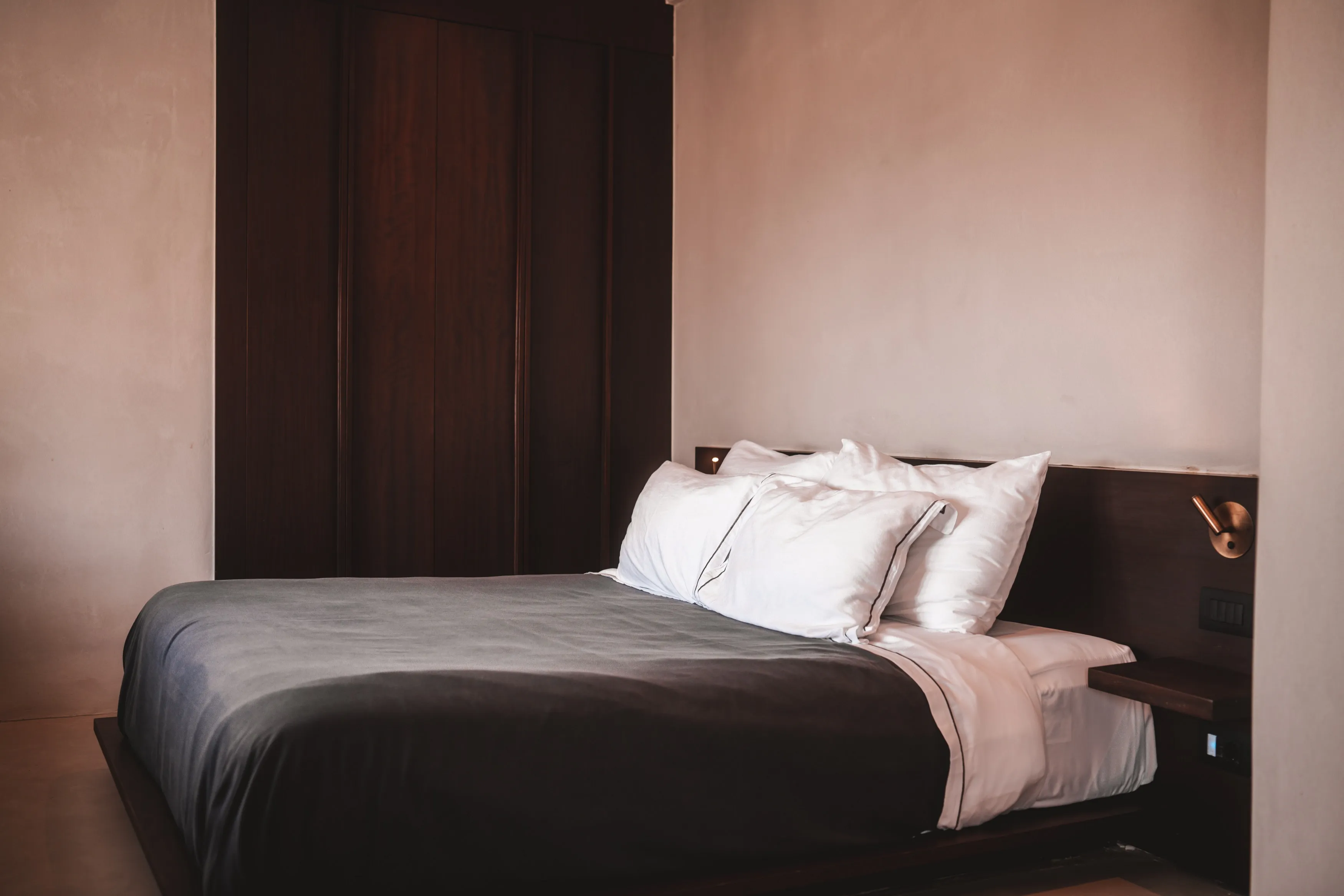 Standard_Double_Room-01