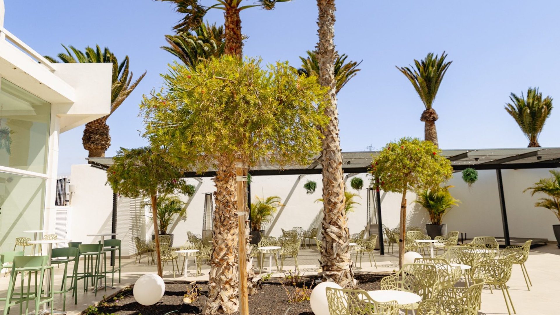 Lanzarote-Puerto-del-Carmen-Sentido-Aequora-Suites-3029-blue-bar-c10-0A4A1723
