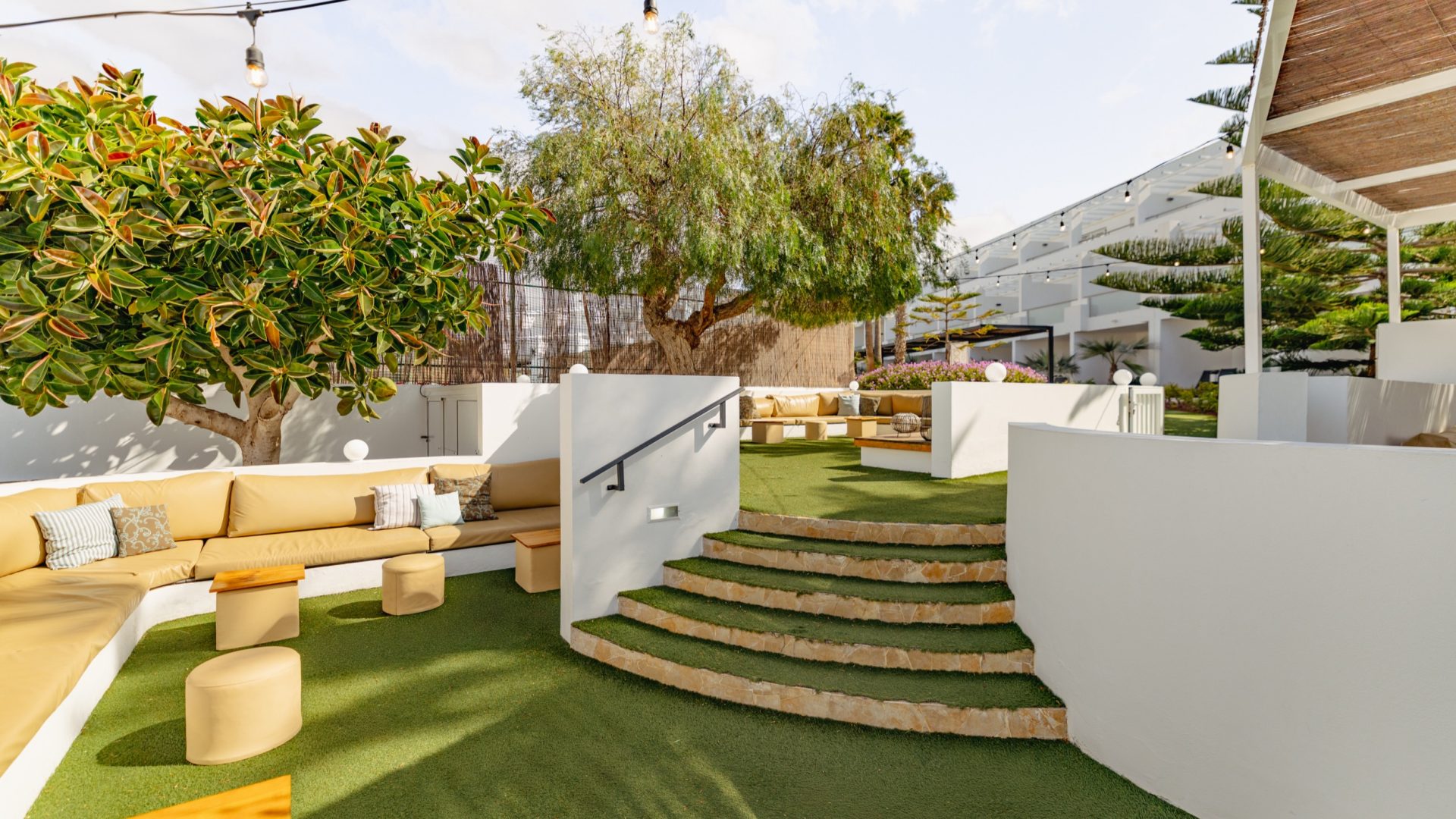Lanzarote-Puerto-del-Carmen-Sentido-Aequora-Suites-3029-chillout-c10-0A4A1630
