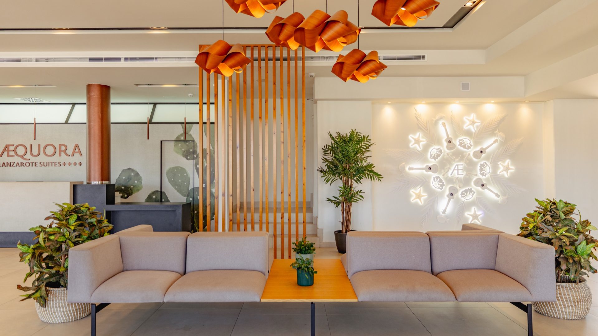 Lanzarote-Puerto-del-Carmen-Sentido-Aequora-Suites-3029-lobby-reception-c10-0A4A2479