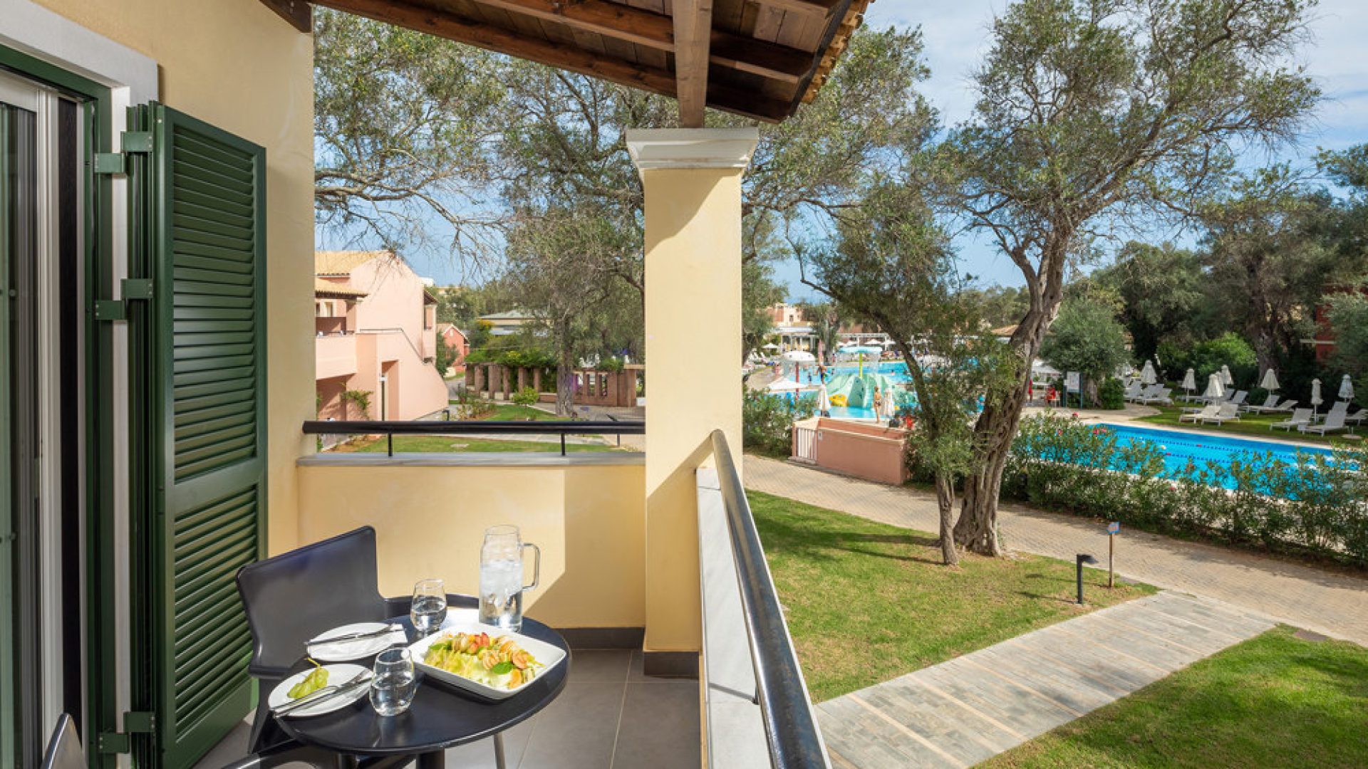 apollo-palace-resort-corfu-superior-room-aquapark-area-4